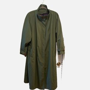 Vintage Bryant Park dark moss green trench coat with zip out-plaid lining